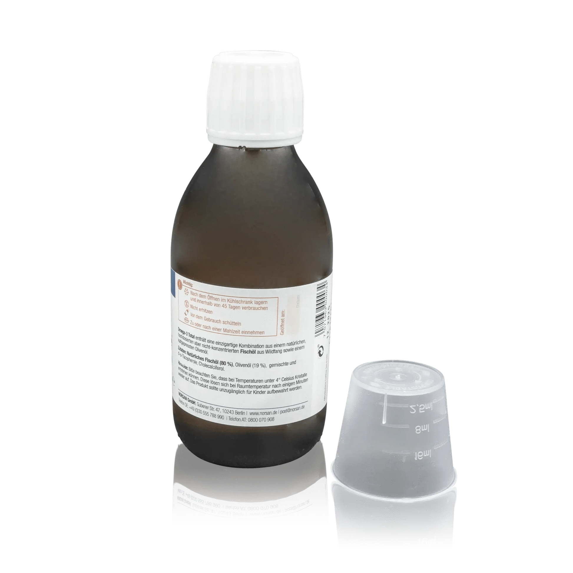 Norsan Omega 3 Total mit natürlichem Fischöl und Olivenöl - Natürlicher Geschmack - 200 ml - Rückseitenansicht Flasche und Messbecher